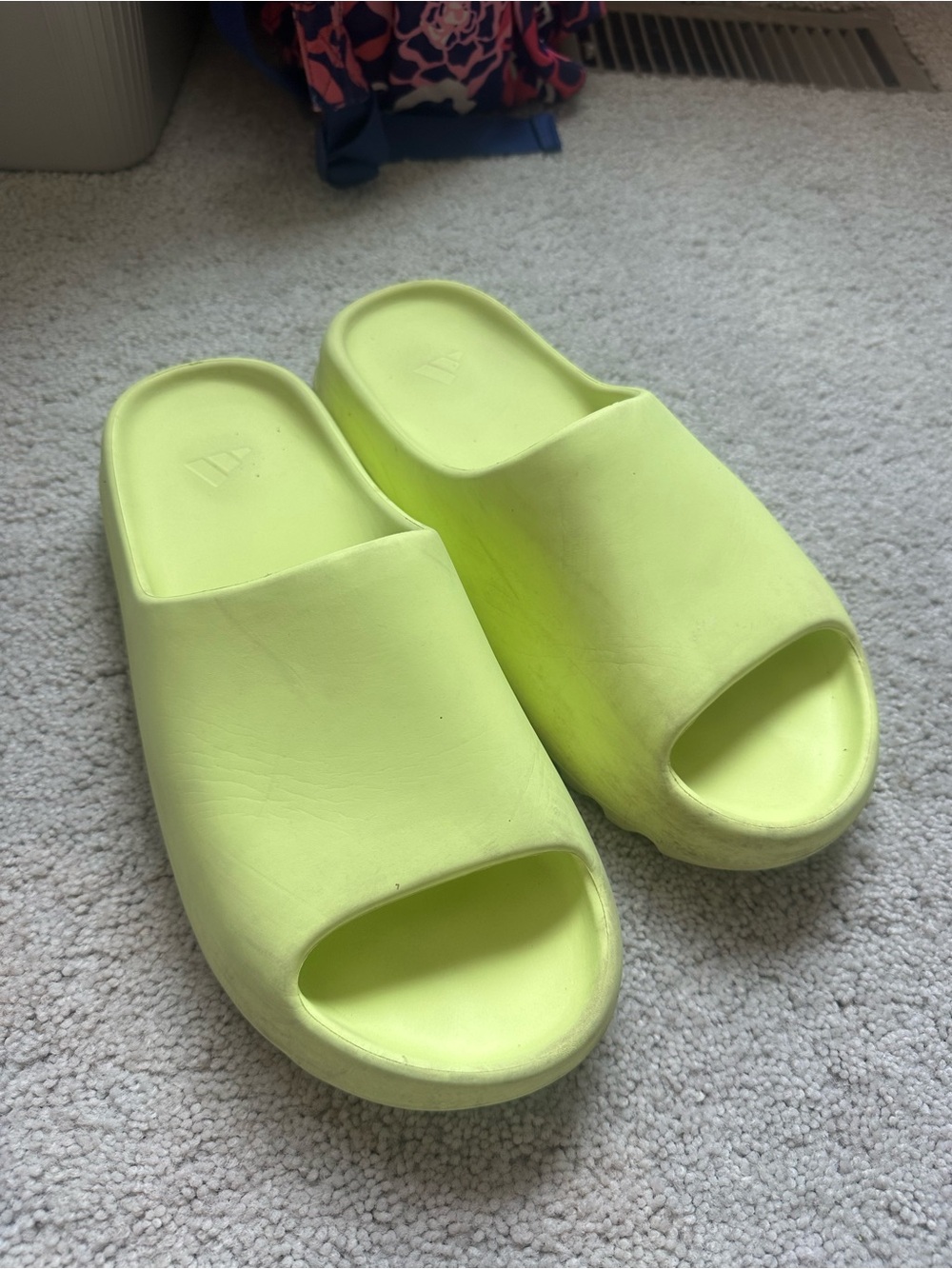 Men’s Yeezy Slide in Neon Yellow